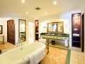 Dubai Gulf Suite Bathroom