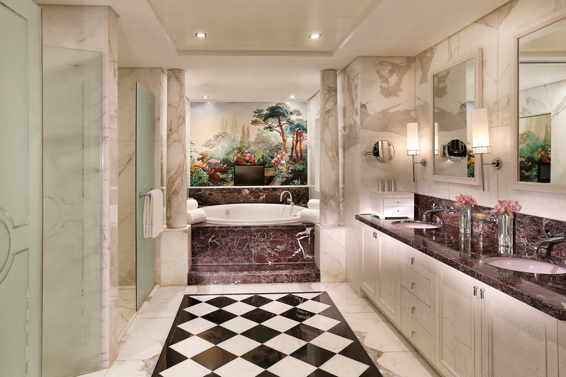 Presidential Suite - Bathroom