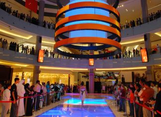 Fashion Brands Embracing Technology in 2015