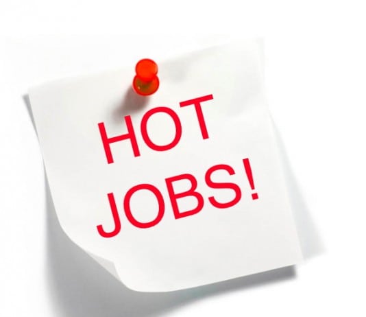 Top 10 Industries Hiring in Dubai Right Now
