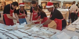 In Pictures: 600-meter Long German Christmas Bread in Dubai