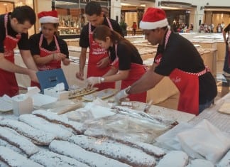 In Pictures: 600-meter Long German Christmas Bread in Dubai