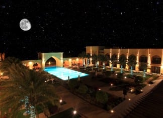 Watch the Camelopardalid meteor shower at Tilal Liwa Hotel