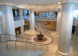 Waldorf Astoria Palm Jumeirah: Great, But Not for Families with Kids
