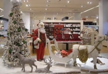 Christmas Decoration Lightens Up Dubai Mall Vitrines