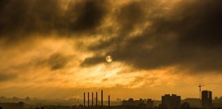 Global oil market might begin rebalancing in 2017, IEA