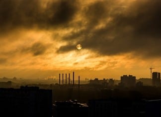 Global oil market might begin rebalancing in 2017, IEA