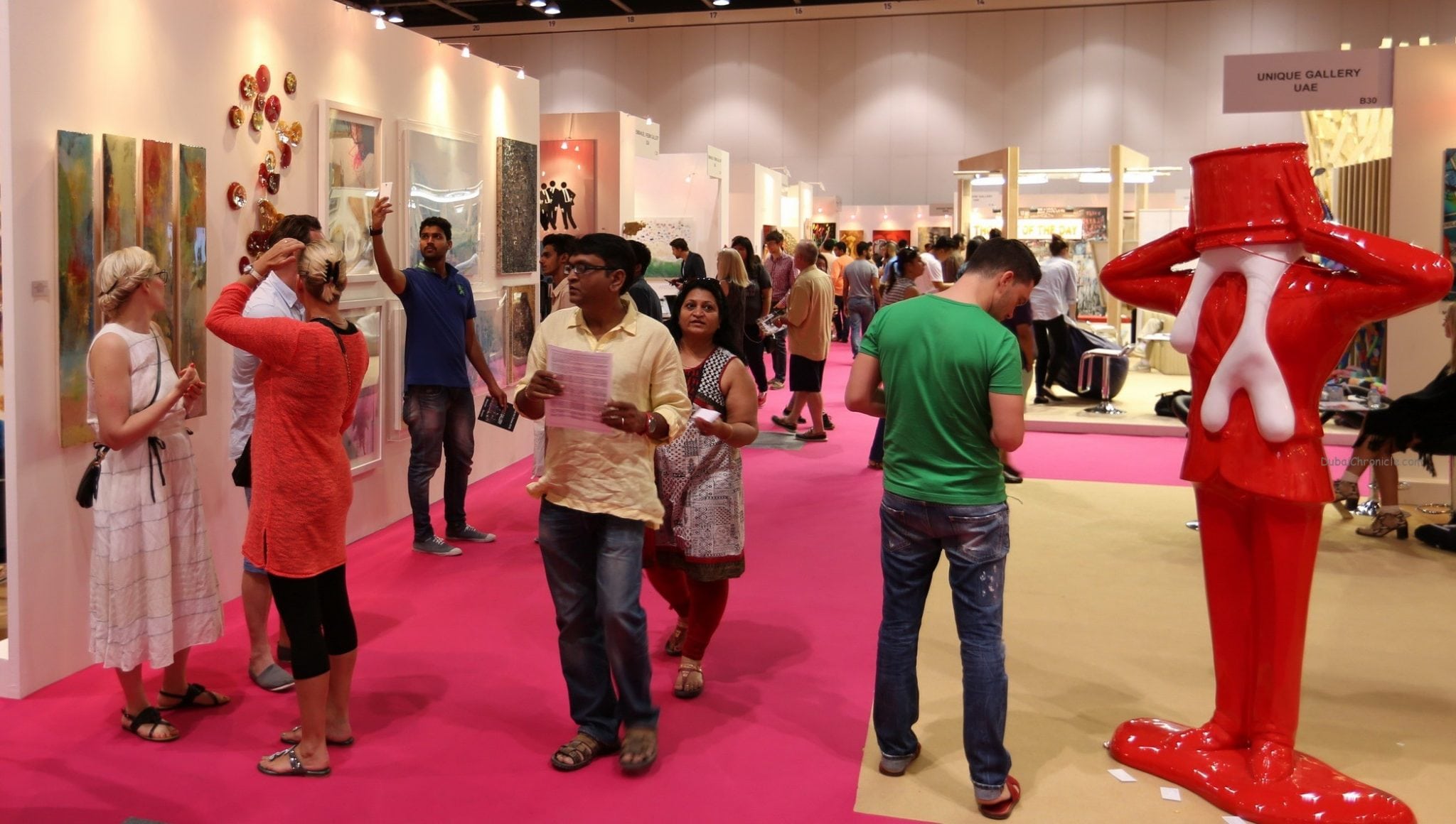 World Art Dubai - crowds
