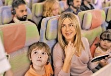 Jennifer Aniston makes a new friend on Emirates