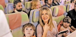 Jennifer Aniston makes a new friend on Emirates