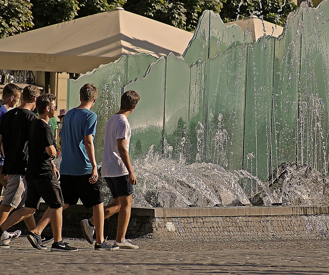fountain-summer-heat