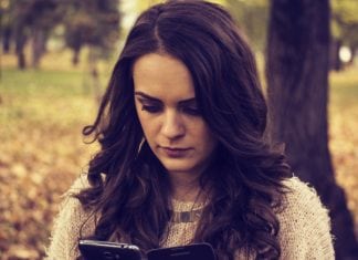 Excessive Smartphone Use Cause Sleep Deprivation in Teens
