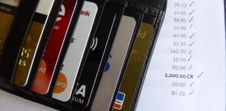 Customers Who Pay By Card Less Likely to Remember Paid Amounts