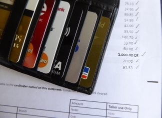 Customers Who Pay By Card Less Likely to Remember Paid Amounts