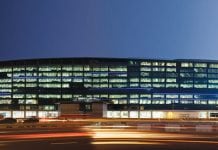 Emirates to Mandate Banks for Investor Meetings