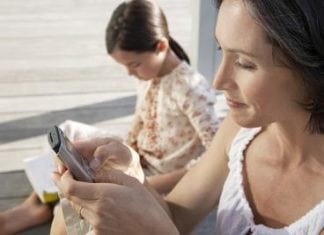 Digital Devices during Family Time Trigger Bad Behavior in Children
