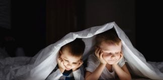 Screen Usage at All Time High for UAE’s Youth and It’s Dangerous