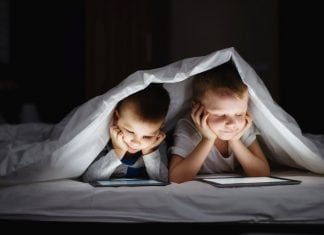 Screen Usage at All Time High for UAE’s Youth and It’s Dangerous