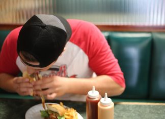 Arabs Who Adopt ‘Western’ Food Face Raised Cancer Risk