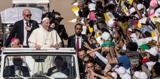 Pope Francis Delivers Historic Mass for 180,000 Catholics in UAE