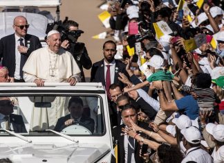 Pope Francis Delivers Historic Mass for 180,000 Catholics in UAE