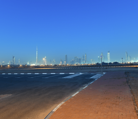 Dubai’s Economy Slows in H1 as Growth Shifts to Finance and Home Values Hold Steady