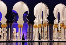 Sheikh Zayed Grand Mosque in the top 10 tourist attractions to visit worldwide