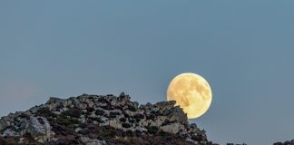 Six Tips For Capturing The Blue Moon This Halloween