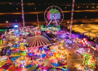 Global Village Celebrates the 49th National Day with Art of Wonder