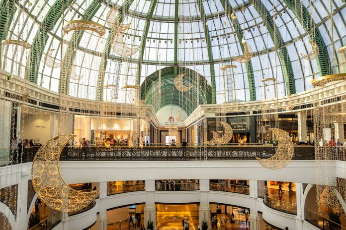 Whether shopping under the stars or browsing stores in the city’s mega malls, Ramadan in Dubai is filled with exceptional retail moments for the whole family.