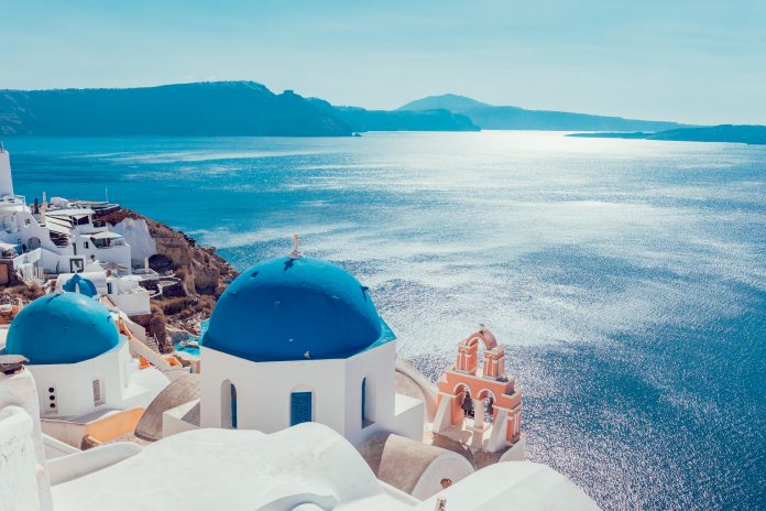 flydubai Adds Mykonos and Santorini To its Summer Schedule