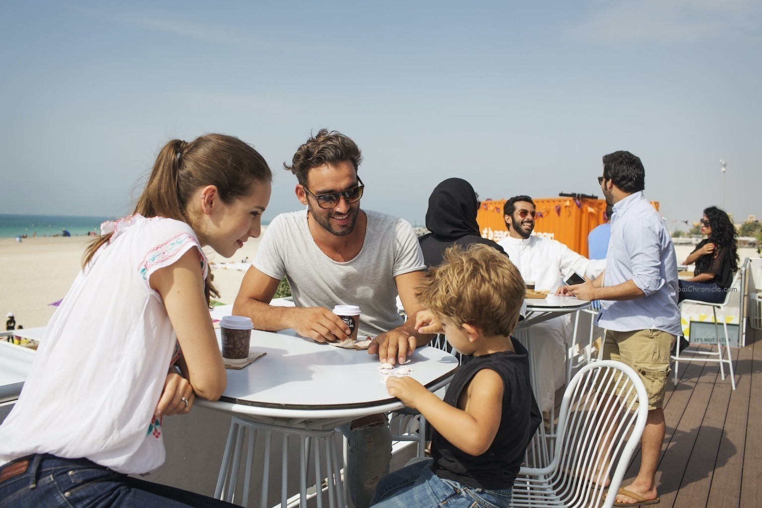 The popular beachside dining popup, Etisalat Beach Canteen is coming back to Jumeirah Beach, behind Sunset Mall, for the UAE’s Golden Jubilee festivities.