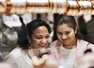 Irresistible Promotions Make Up Dazzling Diwali Festivities in Dubai There is nothing like Diwali in Dubai, especially for shopping enthusiasts who have one last chance to win amazing prizes.